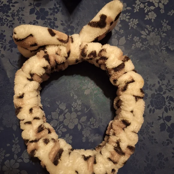 Curology Skincare Set - Cleanser and Moisturizer - Picture 6 of 8